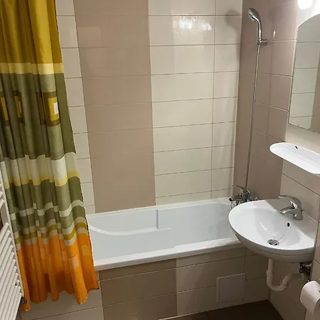 Avantgarden 3 By Buysellrent 3*